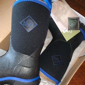 NWT Muck Boots